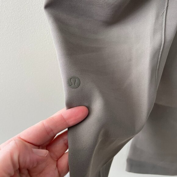 Lululemon On the Fly 7/8 *Woven Mid Rise Straight Leg Pants Carbon Dust Gray 2 - Picture 6 of 9
